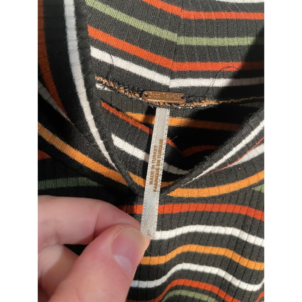 Free People I'm‎ Cute Turtleneck Striped Ribbed Top Size Large Classic Casual - Picture 7 of 9